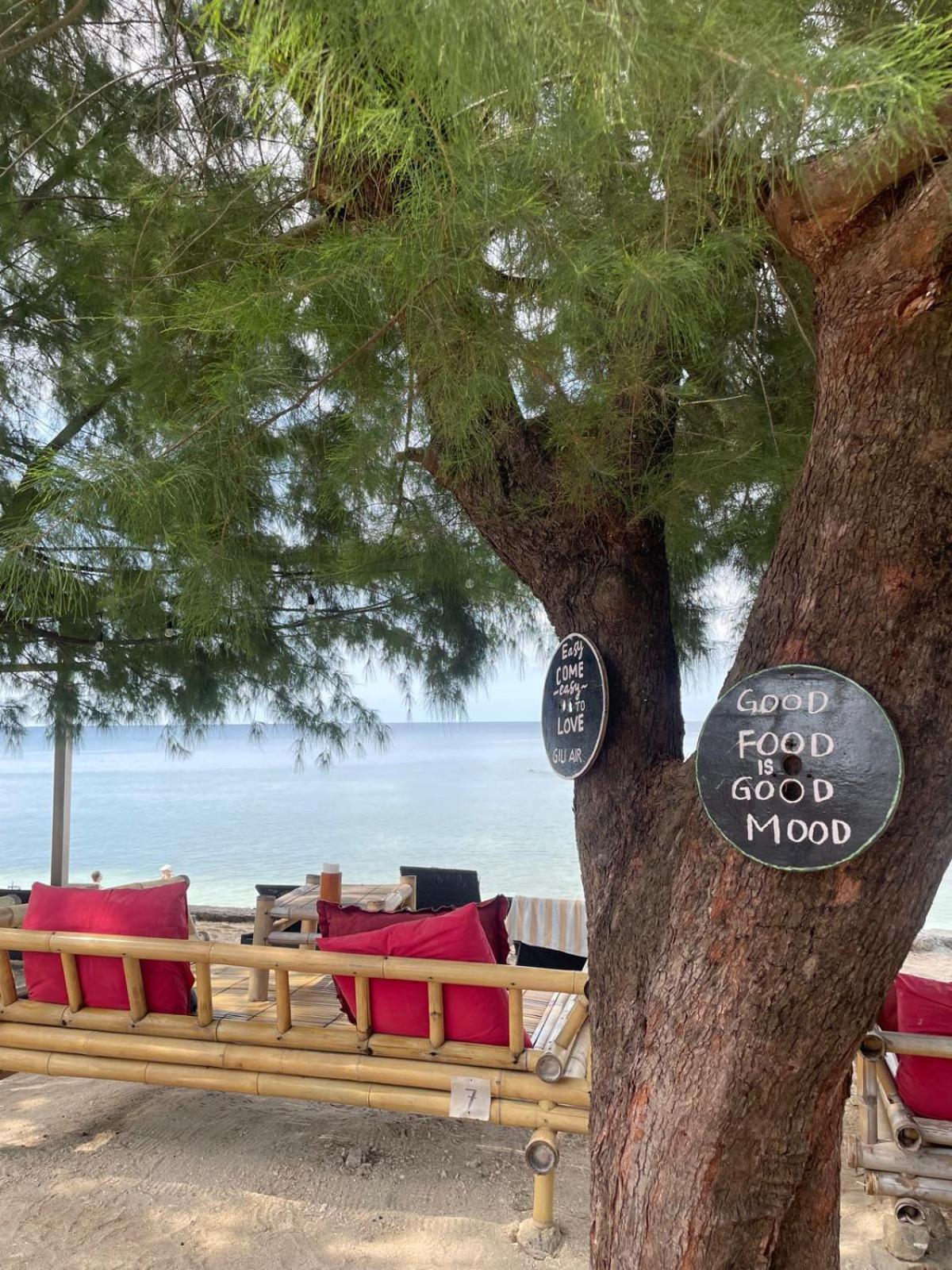 Sandy Beach Bungalows Gili Air Exterior photo