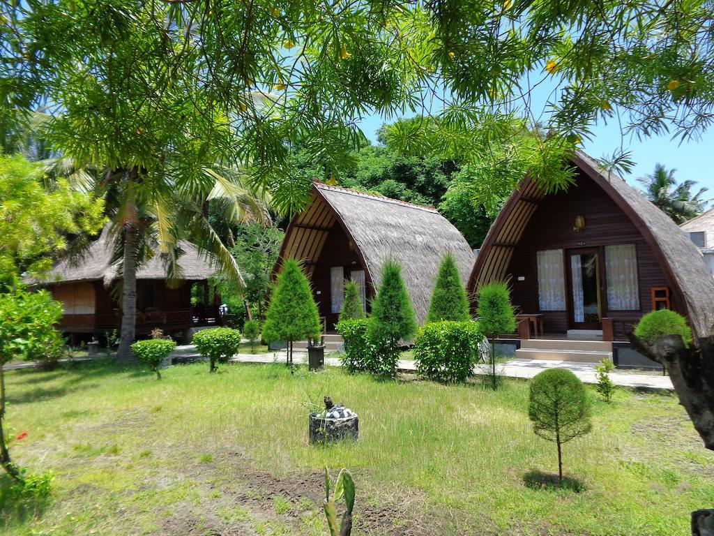 Sandy Beach Bungalows Gili Air Exterior photo